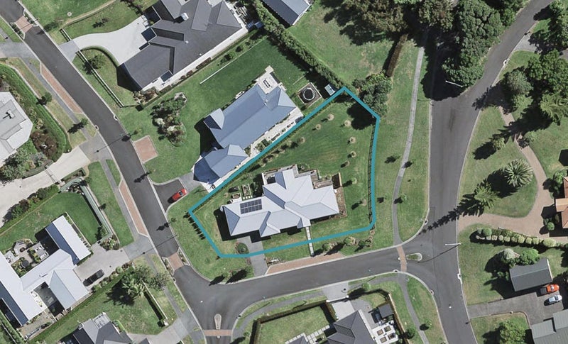 2 Mahoe Glade, Patumahoe, Pukekohe - Carousel 1