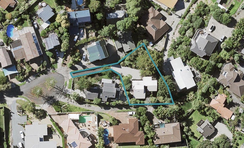 16 Trident Place, Shelly Park, Auckland - Carousel 1