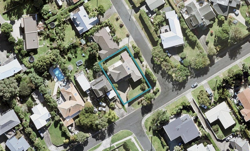 40 Rewi Street, Torbay, Auckland - Carousel 1