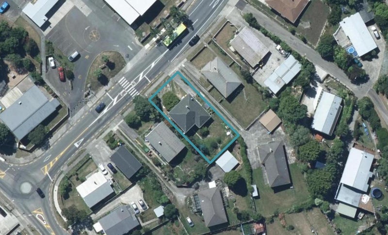 8 Omapere Street, Waitangirua, Porirua - Carousel 1