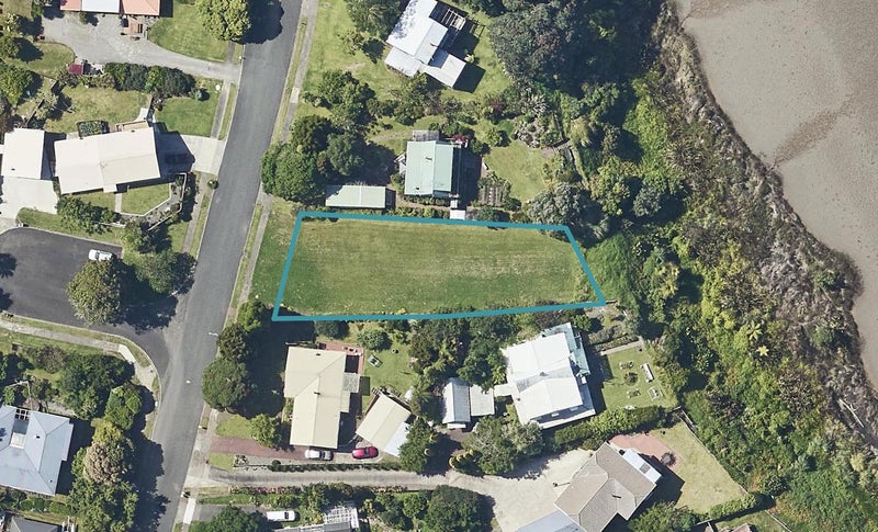 22 Pohutukawa Drive, Athenree, Waihi Beach - Carousel 1