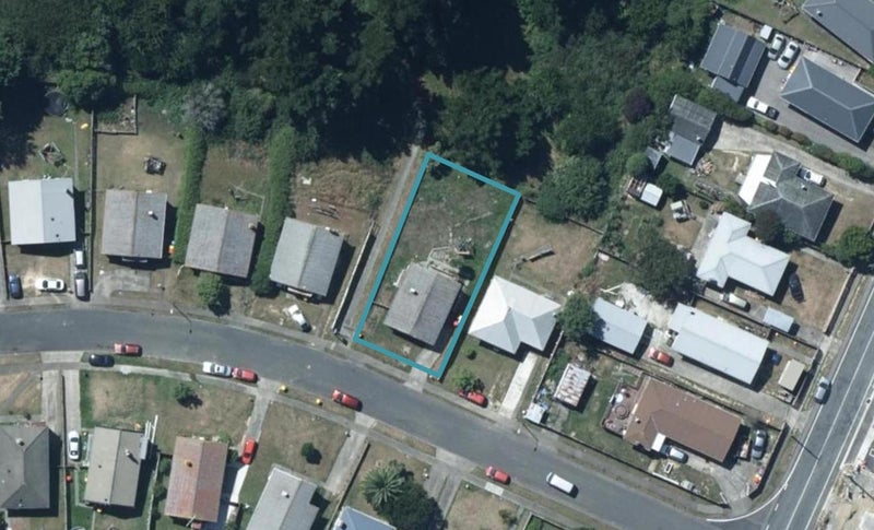 6 Bellona Place, Cannons Creek, Porirua - Carousel 1