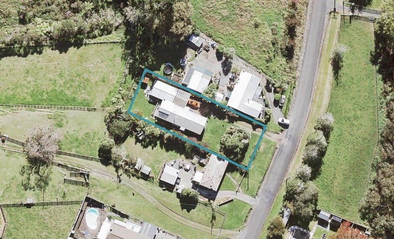 17 Anzac Valley Road, Waitakere, Auckland - Carousel 1