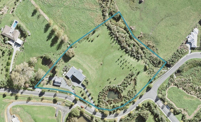 4 Tamahunga Drive, Warkworth - Carousel 1