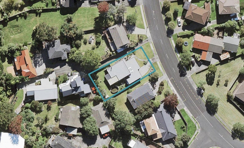 85 Halsey Drive, Lynfield, Auckland - Carousel 1