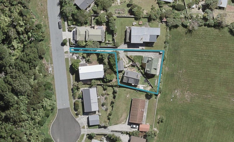 15A Whitechapel Grove, Stokes Valley, Lower Hutt - Carousel 1