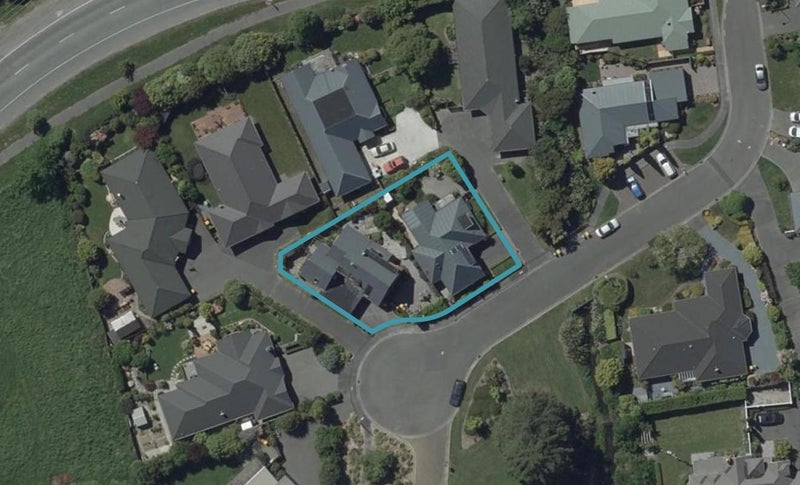 2/8 Brookford Place, Westmorland, Christchurch - Carousel 1