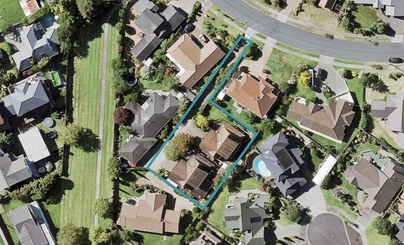2/99 Oliver Road, Eastern Beach, Auckland - Carousel 1