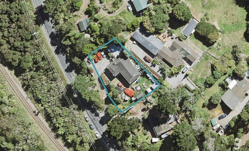 93 Waitakere Road, Waitakere, Auckland - Carousel 1