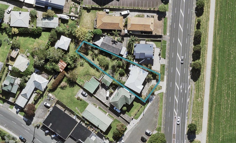 466 Te Atatu Road, Te Atatū Peninsula, Auckland - Carousel 1