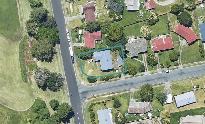 4 Arawata Avenue, Welcome Bay, Tauranga - Carousel 1