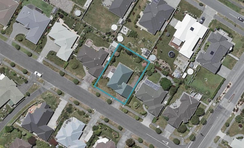 5 Cranbrook Grove, Waikanae - Carousel 1