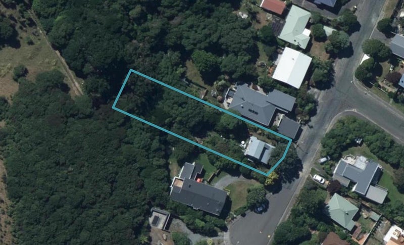 8 Raroa Place, Pukerua Bay, Porirua - Carousel 1