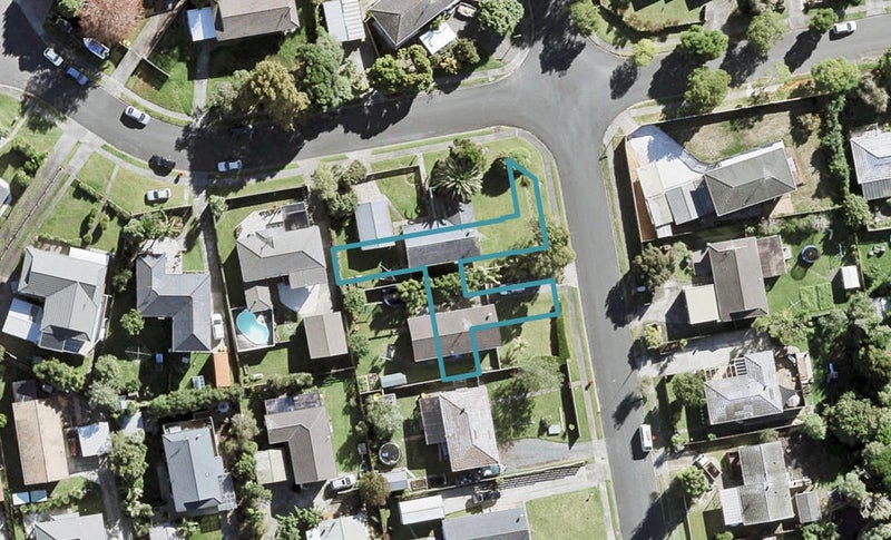 8B Clensmore Place, Torbay, Auckland - Carousel 1