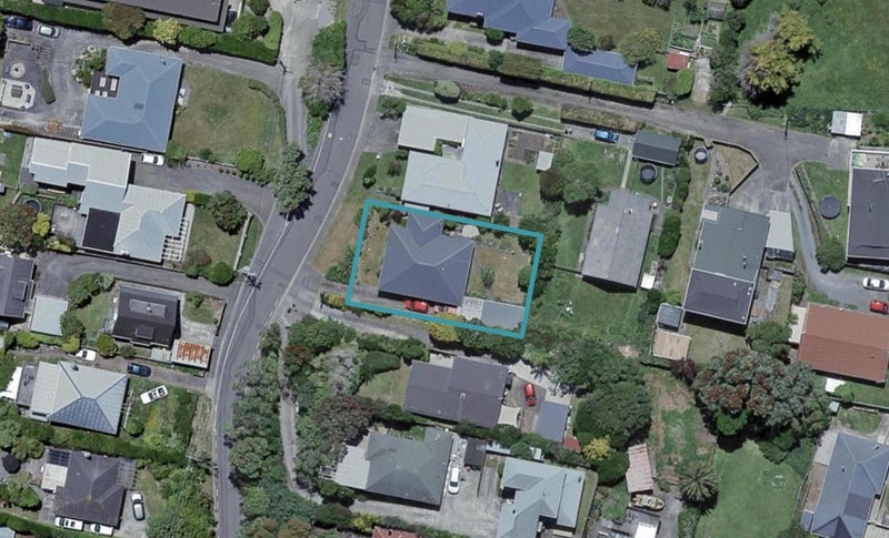 12 Robert Street, Newlands, Wellington - Carousel 1