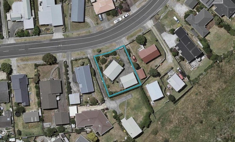 38 Rutherford Drive, Waikanae Beach, Waikanae - Carousel 1