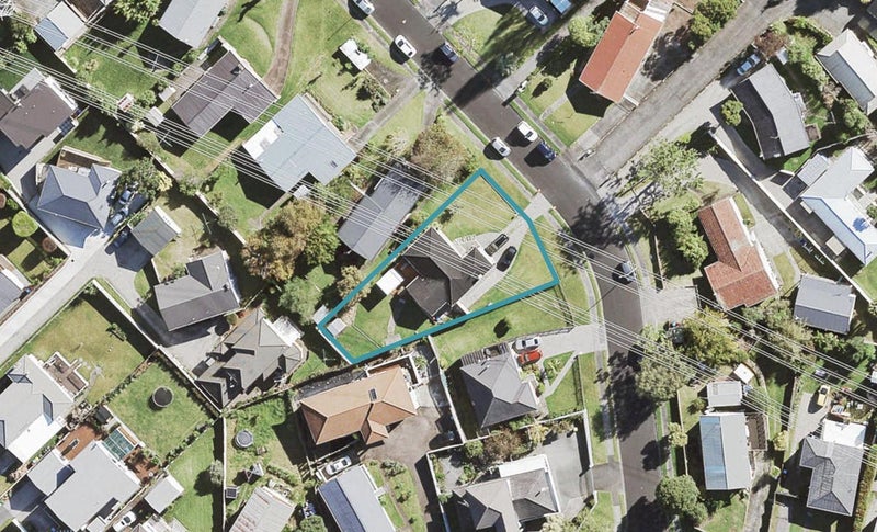 6 Caronia Crescent, Lynfield, Auckland - Carousel 1