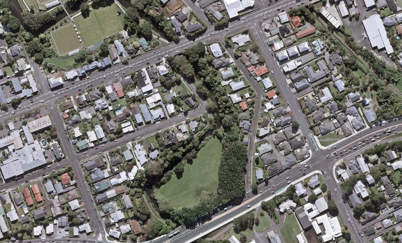 302 Courtenay Street, Strandon, New Plymouth - Carousel 1