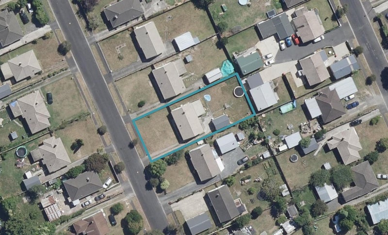 18 Paul Crescent, Fairfield, Hamilton - Carousel 1