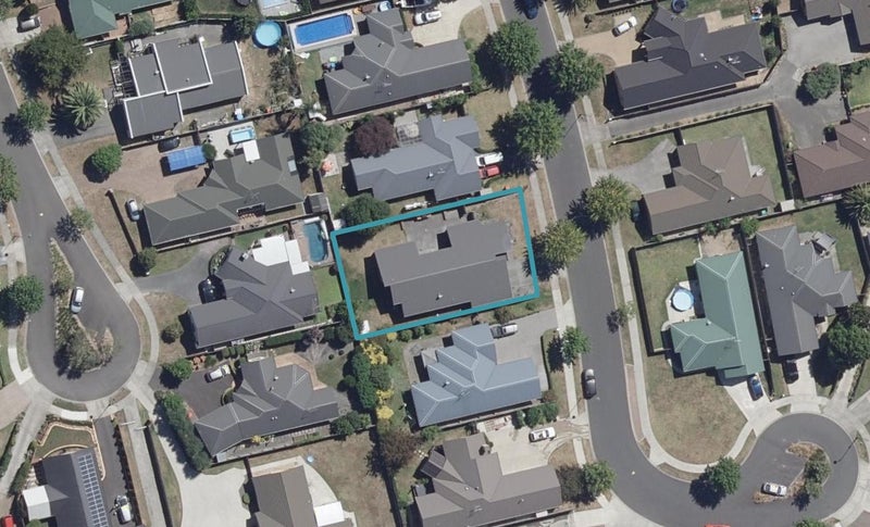22 Ravenscourt Place, Huntington, Hamilton - Carousel 1