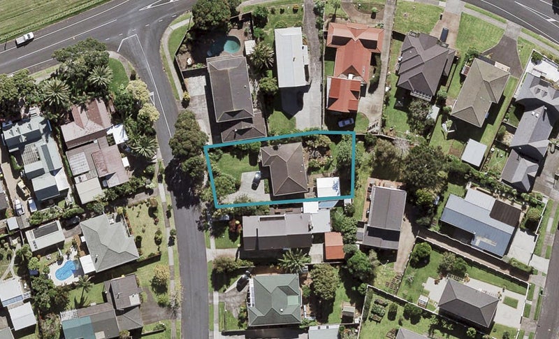 4 Claresholm Place, Mangere Bridge, Auckland - Carousel 1