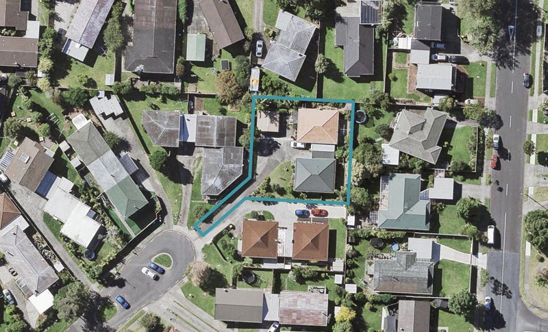2/28 Ballater Place, Highland Park, Auckland - Carousel 1