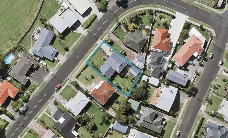 89 Tiraumea Drive, Pakuranga, Auckland - Carousel 1
