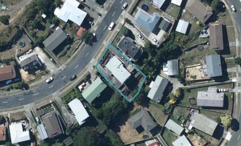 32 Almora View, Ascot Park, Porirua - Carousel 1