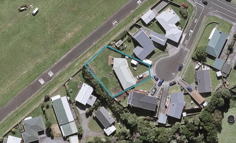 6 Norton Place, Spotswood, New Plymouth - Carousel 1