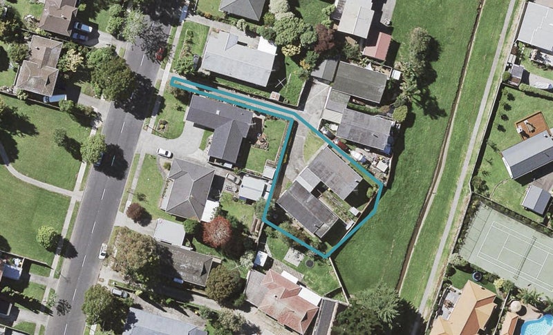 1/8 Mirrabooka Avenue, Botany Downs, Auckland - Carousel 1
