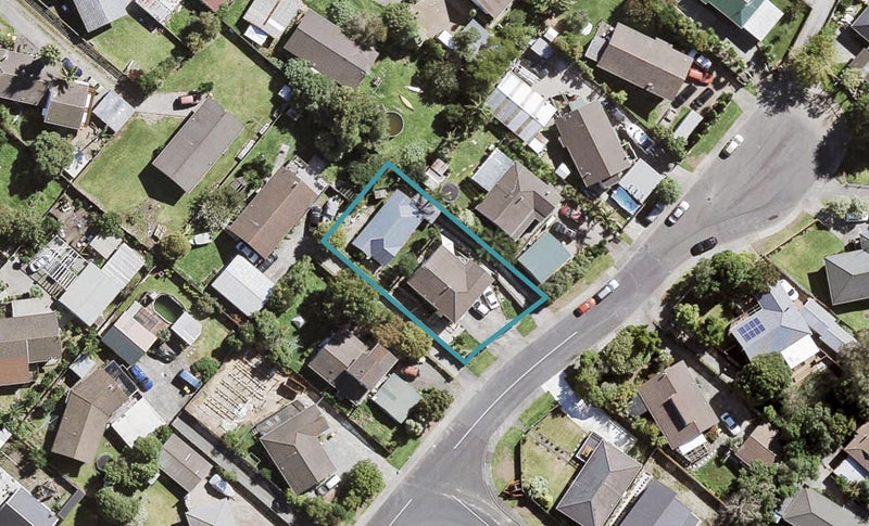 14 Landow Place, Henderson, Auckland - Carousel 1