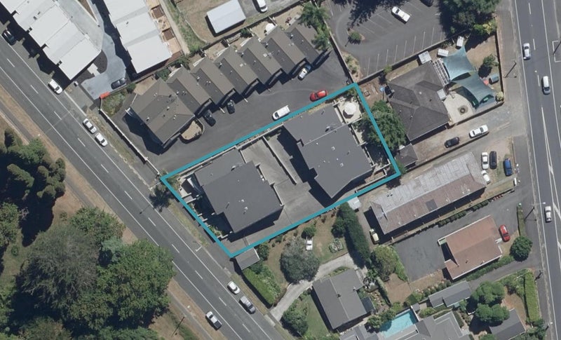 21B Ruakiwi Road, Hamilton Lake, Hamilton - Carousel 1