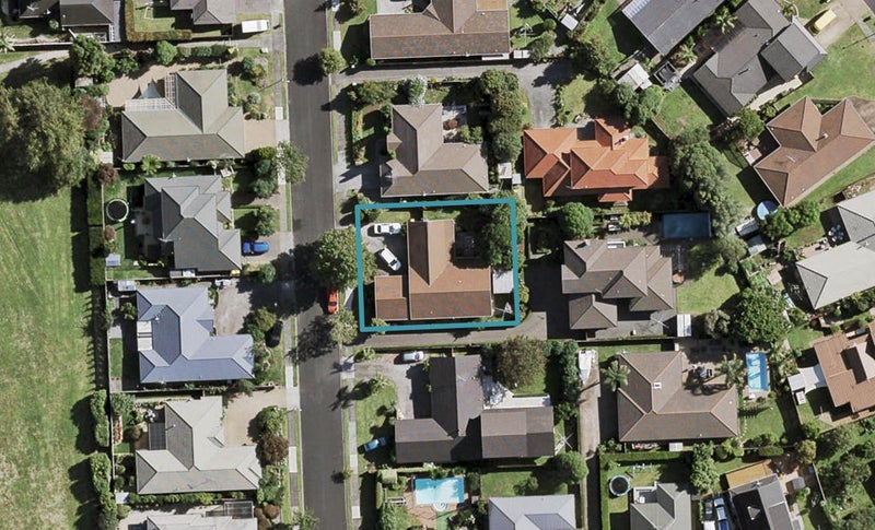 10 Len Garlick Place, Pahurehure, Papakura - Carousel 1