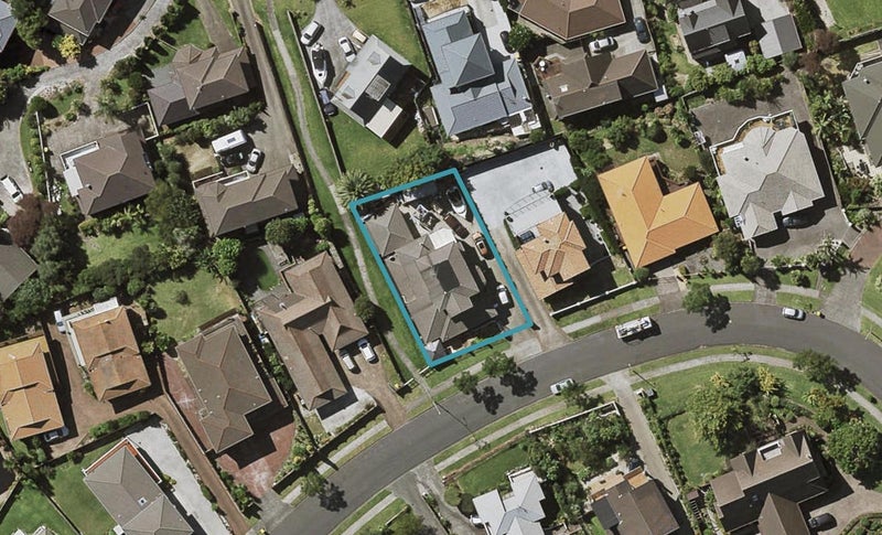 21 Santa Monica Place, Goodwood Heights, Auckland - Carousel 1