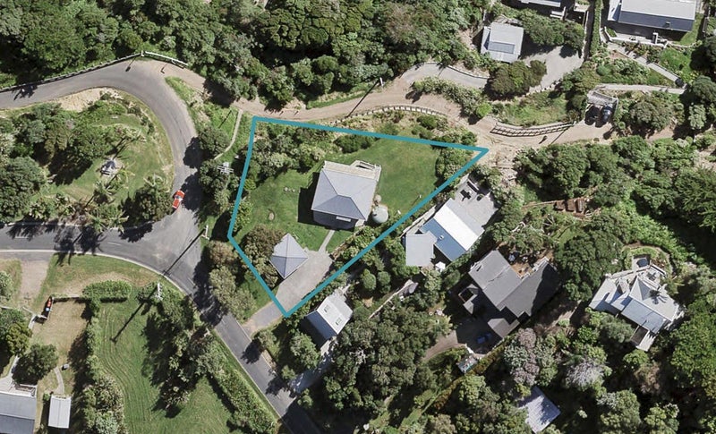 392 Sea View Road, Onetangi, Waiheke Island - Carousel 1