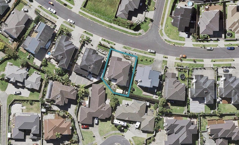 61 Killybegs Drive, Pinehill, Auckland - Carousel 1
