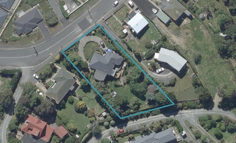 16 Campbells Road, Pine Hill, Dunedin - Carousel 1