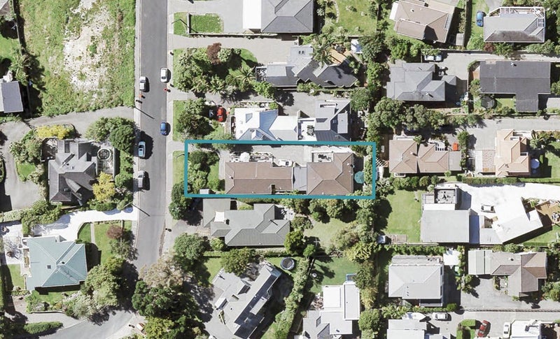 2/27 Garadice Road, Rothesay Bay, Auckland - Carousel 1