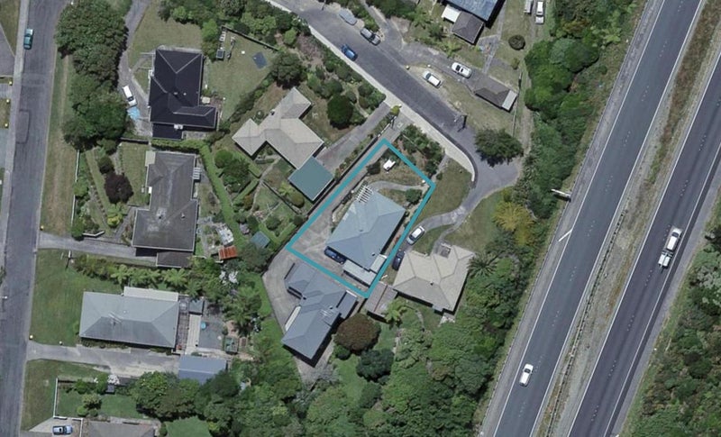4 Ongley Crescent, Tawa, Wellington - Carousel 1