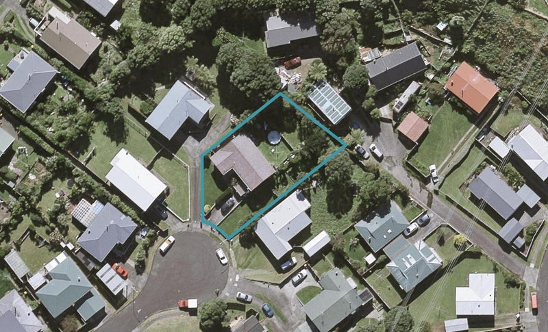 11 Pomare Place, Spotswood, New Plymouth - Carousel 1