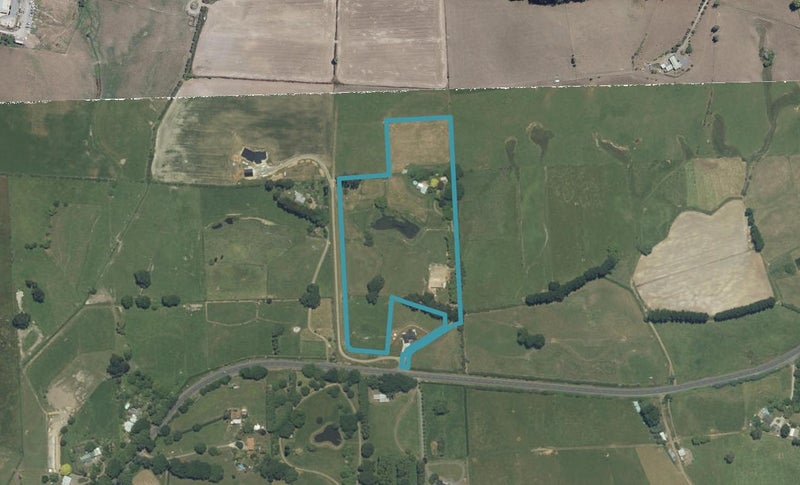 1/932 Tuhikaramea Road, NGAHINAPOURI - Carousel 1