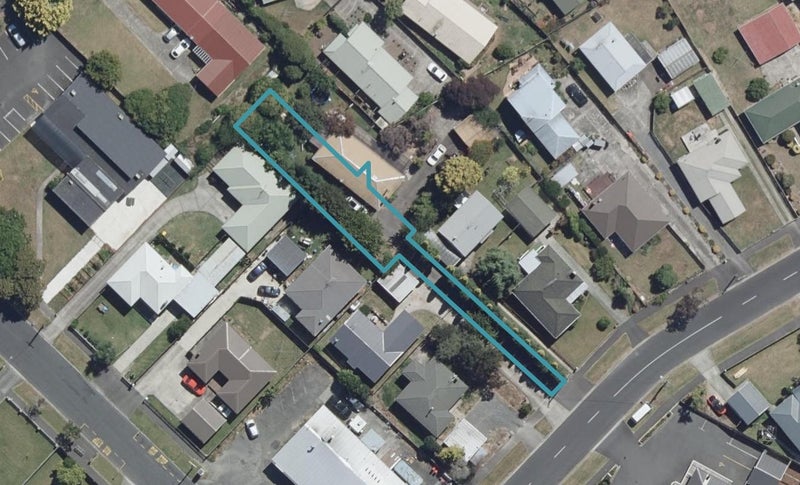 5D Bruce Avenue, Glenview, Hamilton - Carousel 1