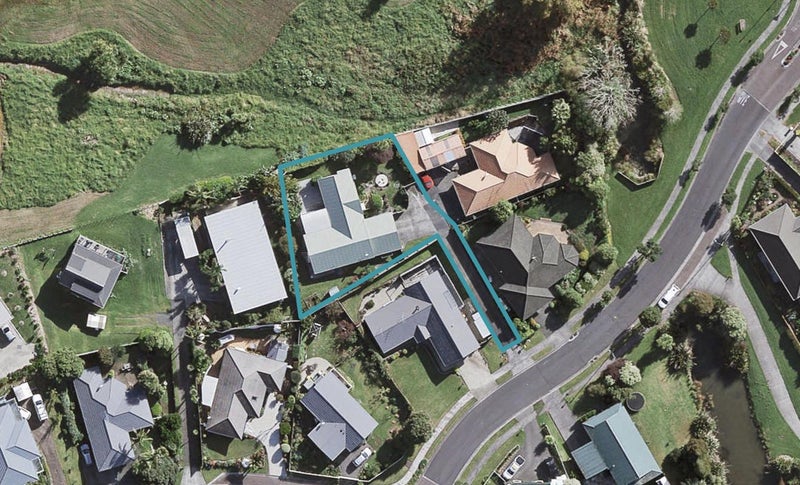 10 Cabeleigh Drive, Helensville, Helensville - Carousel 1