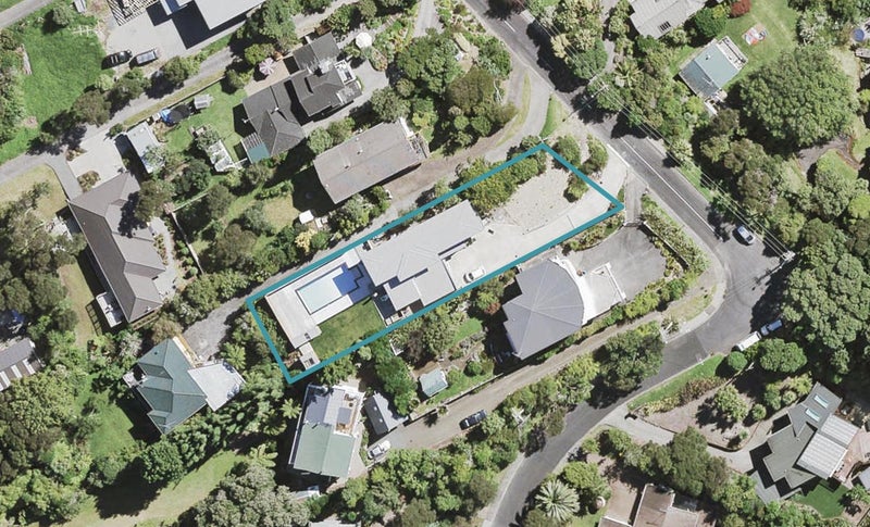 115 Tanekaha Road, Titirangi, Auckland - Carousel 1