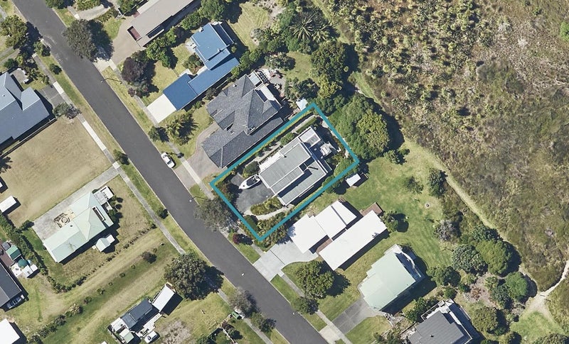 27 Bowentown Boulevard, Bowentown, Waihi Beach - Carousel 1