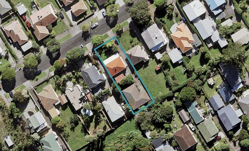 52A Alberta Street, Point Chevalier, Auckland - Carousel 1