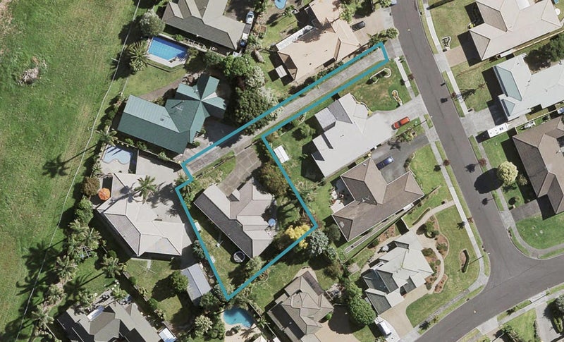 8 Aristoy Close, Conifer Grove, Takanini - Carousel 1