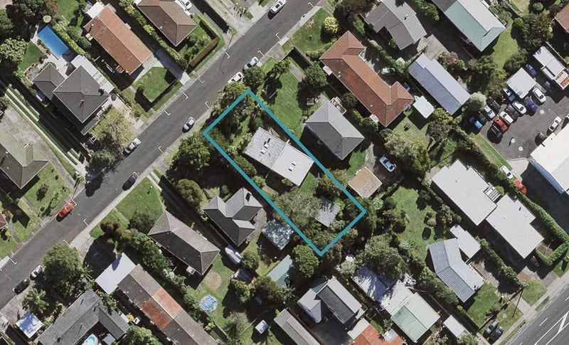1/12 Evelyn Place, Hillcrest, Auckland - Carousel 1