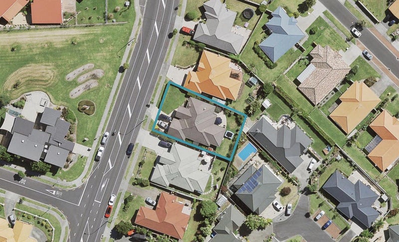 55 Summerland Drive, Henderson, Auckland - Carousel 1