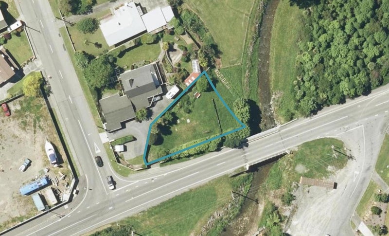 235 Waikawa Road, Waikawa, Picton - Carousel 1